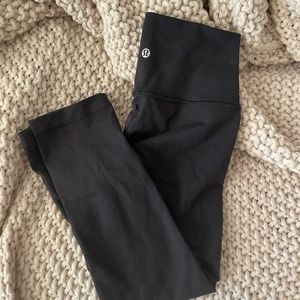 Wunder Under Lululemon High-Rise Crop 21”
